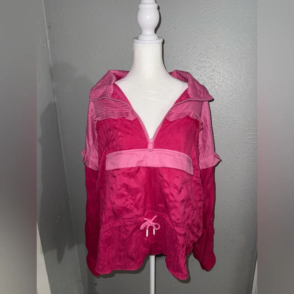 NWOT Free People Movement 3/4 Zip
Pullover‎ Jacket Azelia Pink Medium